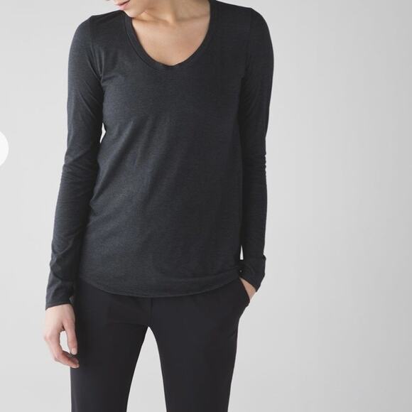lululemon athletica Tops - Lululemon Gray Long Sleeve Top Split Hems Size 10